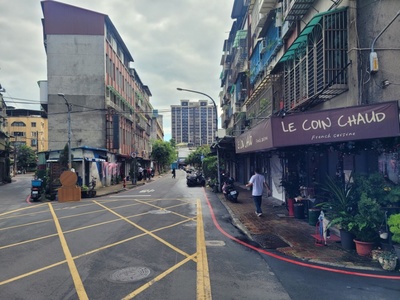 板橋江翠國中旁吳鳳路道路狹窄，施工改善前照片