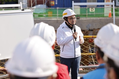 圖說： 侯市長關心板橋第二國民運動中心施工進度至工地視察，針對擁有25萬以上人口的行政區，市府規劃第二座國民運動中心，打造新北市成為時時能運動的運動城市形象。