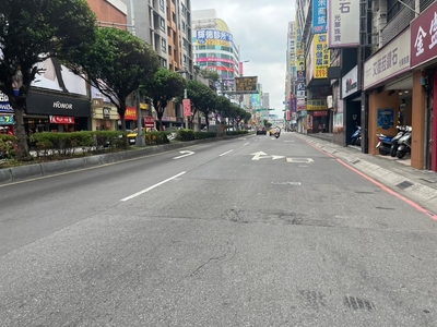 為改善三重區重新路一至三段的道路鋪面品質，養工處將於4月7日至10日每日晚間10時至翌日清晨6時，辦理道路銑鋪工程。