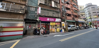 泰山區仁愛路6巷增設人行道、無障礙斜坡道，打造安全友善步行環境。圖為施工前照片