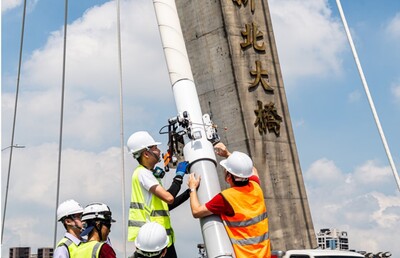 圖說 新北市政府以「縣市政府路況維護」、「縣市政府橋梁維護」，榮獲交通部公路局114年度金路獎績優的肯定。