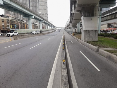 養工處將於3月10日起辦理大漢橋機慢車專用道實體分隔島拆除工程，施工期間縮減部分汽車道，敬請用路人配合現場人員引導。