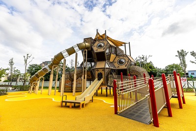 榮獲第25屆公共工程金質獎土木工程類「優等」的新莊區快樂公園第3期闢建工程，融合全齡友善設計及共融式遊具，打造優質休憩空間。