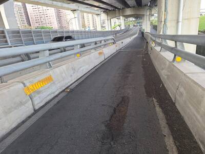 養工處將於4月8日至4月13日晚間10時至翌日清晨6時，辦理新北大橋機車道(板橋往三重方向)道路銑鋪工程，籲請用路人配合改道。