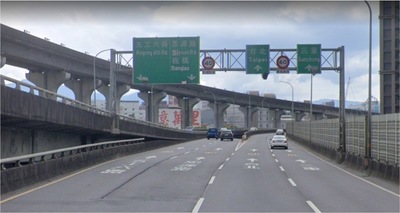 臺一線高架橋橫跨二重疏洪道及淡水河，為新北市新莊區、三重區與臺北市萬華區、大同區之間交通要道，也連接省道快速公路臺65線、臺4線，交通流量龐大