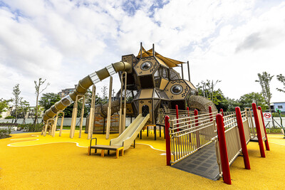 新工處推動「快樂公園第3期闢建工程」,融合全齡友善與共融式設計,設置蜂巢主題遊戲塔、健身設施及遊具,提供優質休憩空間,獲得第25屆公共工程金質獎土木類優等。