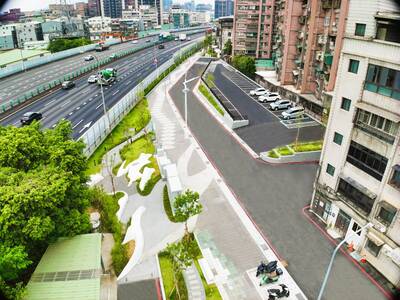 養工處負責「汐止區康寧街三期道路改善工程」,獲得第25屆公共工程金質獎土木類佳作。