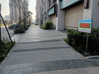 115年度公寓大廈共用部分維護修繕補助執行計畫,增加防火巷、臨道路側供公眾通行之外牆磁磚修繕等項目。圖為非補助修繕申請案,僅為示意圖。