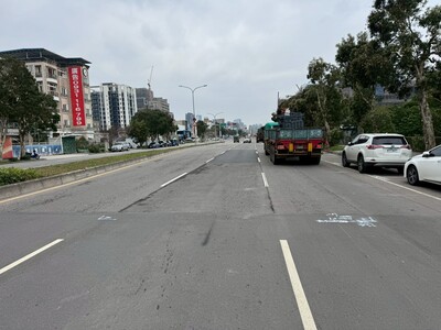 養工處將於8月13日至14日夜間辦理林口區文化北路二段銑鋪,將採車道調撥通行及封閉部分路口,籲請用路人多留意。